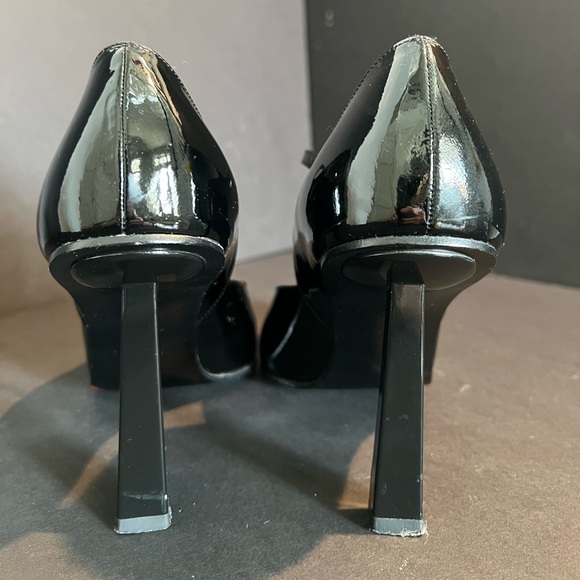 VINTAGE Stuart Weitzman Black Patent Leather Heels - Picture 4 of 9